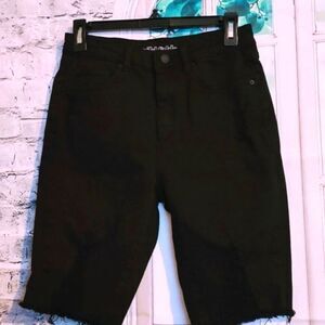 BLACK DENIM DISTRESSED CUT OFF STYLE HOT MESS AUNT SHORTS SIZE 2